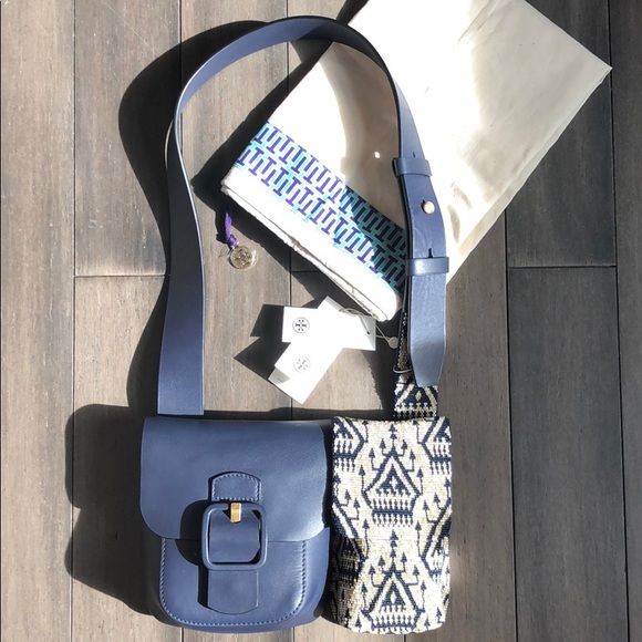 Tory Burch Handbags - New Tory Burch travel inspired Sawyer Shoulder Bag